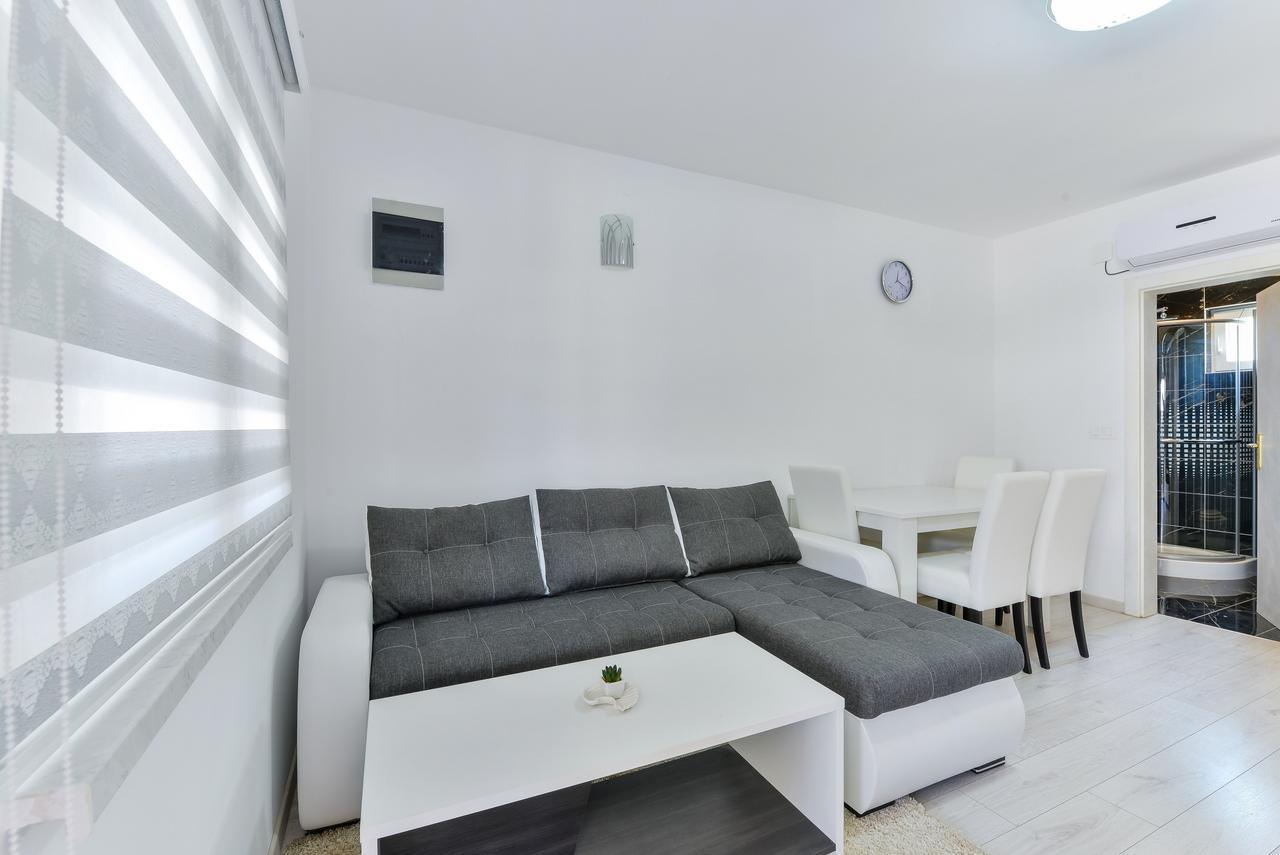 Apartments Lucica Vir Exterior foto
