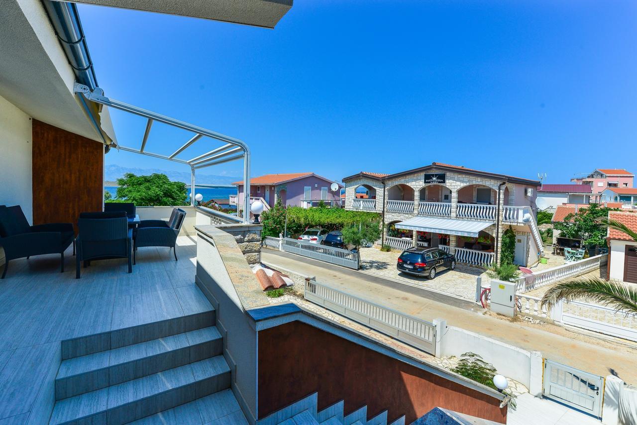 Apartments Lucica Vir Exterior foto